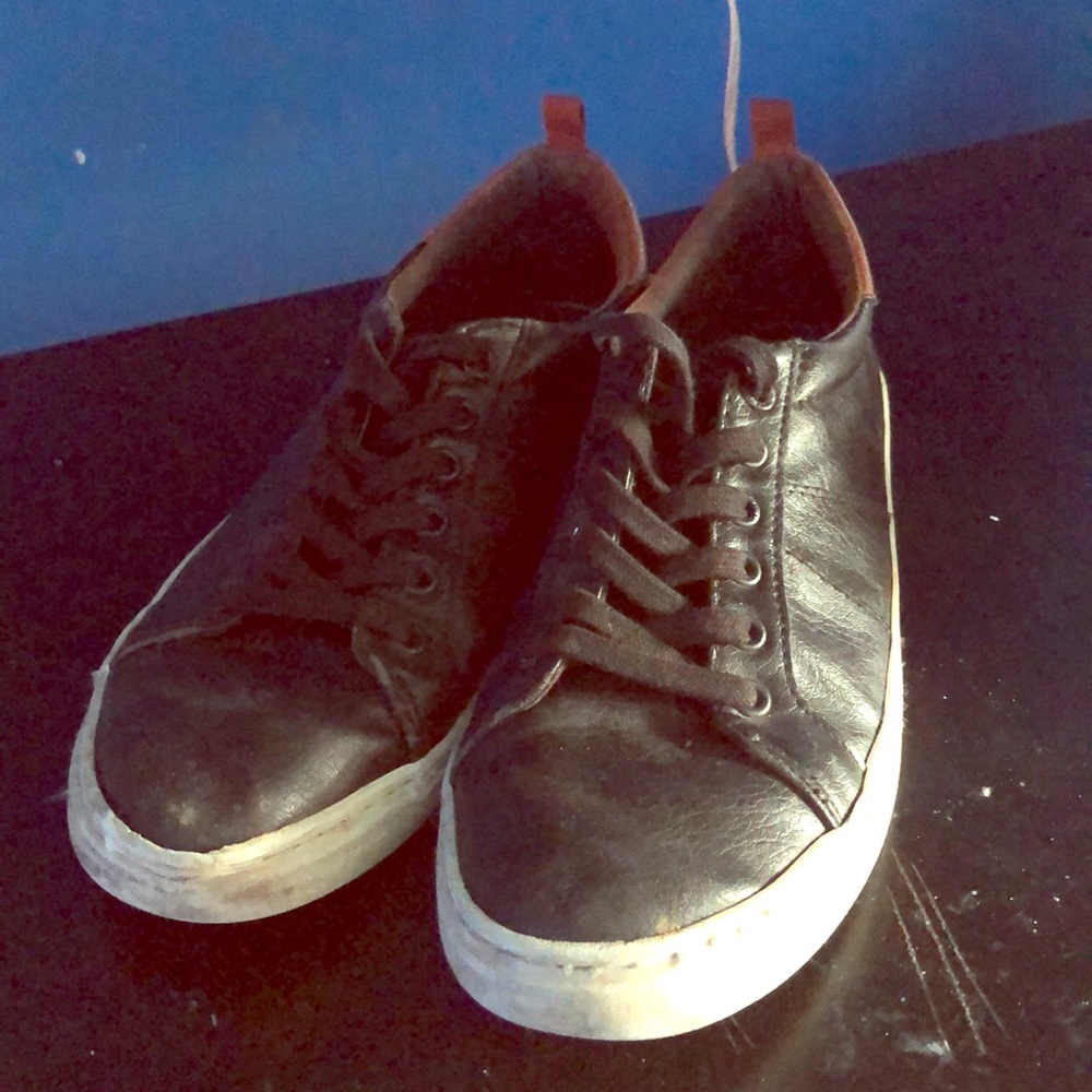 Old navy skate shoes